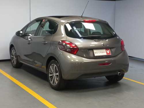 Peugeot 208 1.6 Feline