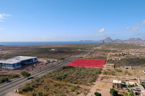 Terreno De 1 Hectárea Sobre El Blv Tetakawi Con Vista Parcial Al Mar