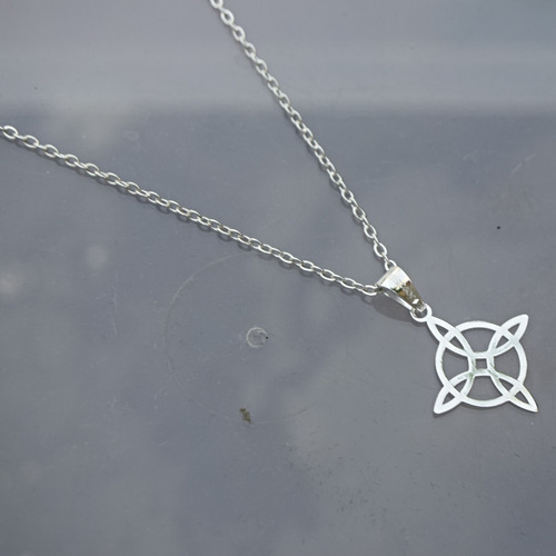 Dije Nudo De Bruja Plata 925 Con Cadena Poder Y Protección Plateado