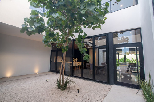 Hermosa Casa En Residencial Compostela, Carretera Merida-progreso