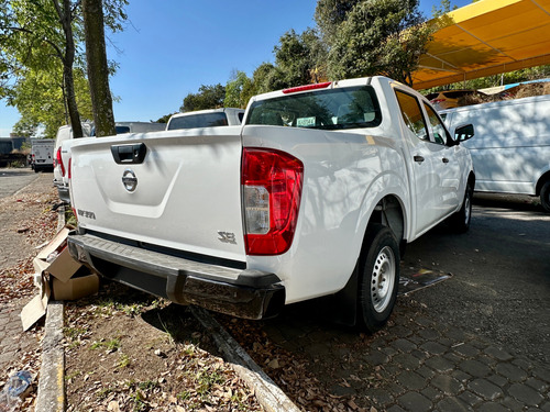 Nissan Np300 2.4 Doble Cabina Se Aa Pack Seg Mt