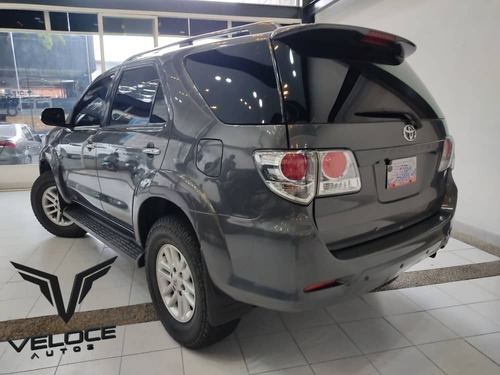 Imagen 6 de 14 de Toyota Fortuner 4x4 Blindada