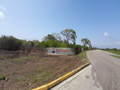 En Venta Terreno De 11.824 Metros Cuadrados Ubicado En Plena Autopista De Tucacas Al Lado Del Conjunto Residencial Coco Mango En Tucacas.