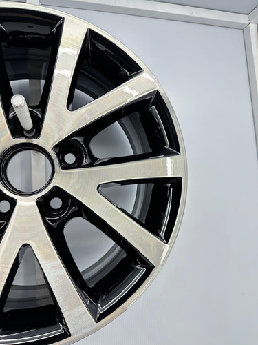 Rin 16 Volkswagen Jetta 2014, 2015, 2016, 2017, 2018 - 2020 Diamantado Powder Coating (Usado)