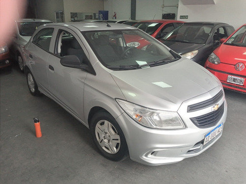 Imagen 5 de 15 de Chevrolet Onix 2018 1.4 Joy Ls + 98cv