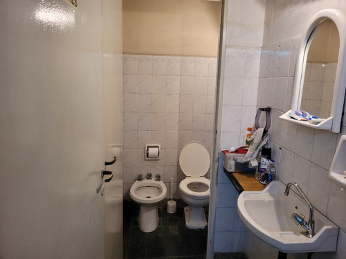 Marcelo T. Alvear - C. Pellegrini Excelente Local Com 240 M² Pb° Y Pss° + Ptio + Asc. Int