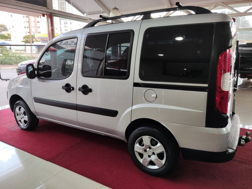 Imagem 5 de 12 de Fiat Doblò 1.8 Mpi Essence 7l 16v Flex 4p Manual