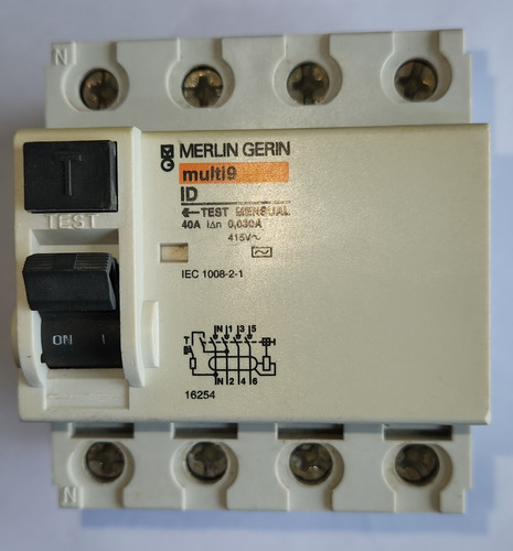 Interruptor Diferencial 4x40 A 30 Ma Schneider 415 Vac Usado