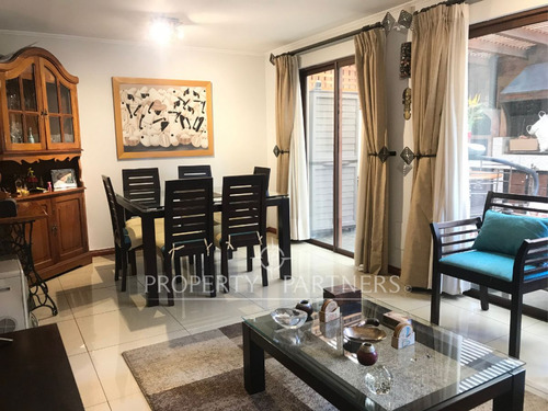 Excelente Y Acogedora Casa Remodelada En Condomini...