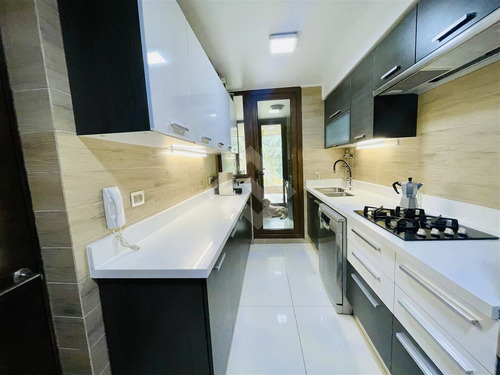Departamento En Venta La Dehesa El Tranque Lo Barnechea