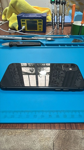 iPhone 11 Sin Pantalla Para Piezas (icloud) (Usado)