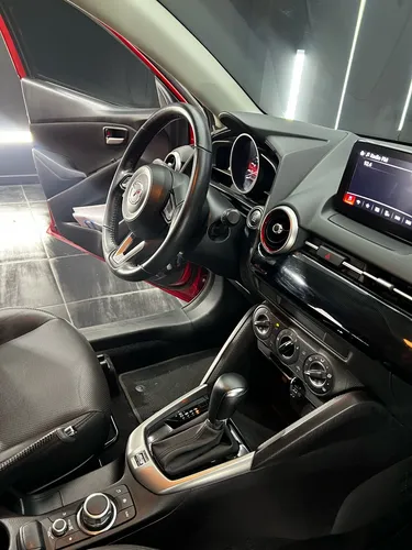 Mazda 2 1.5 Touring Carbon Edition At