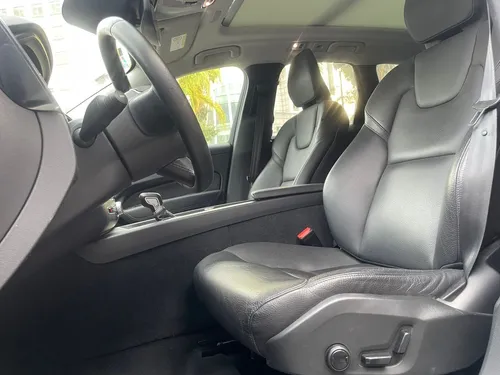 Volvo XC60 2.0 T5 Momentum At