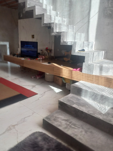 Linda Casa Com Piscina E Spa