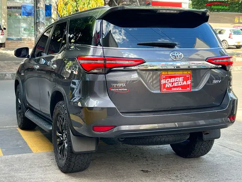 Toyota Fortuner 2.7l Mid