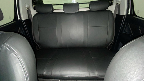 Imagen 22 de 25 de Toyota Hilux 3.0 Srv