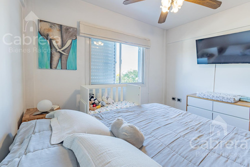 Venta Departamento De 2 Dormitorios Con Cochera En La Plata.