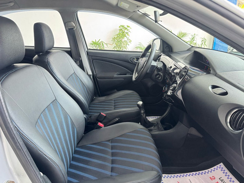 Toyota Etios 1.3 XS 16V FLEX 4P MANUAL