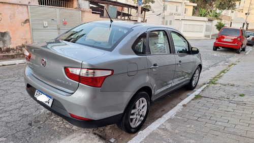 Fiat Grand Siena 1.6 16v Essence Flex Dualogic 4p