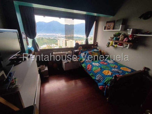 Bella Casa Bien Distribuida De MĂșltiples Niveles En Venta Ubicada En Los Naranjos Del Cafetal 25-6495