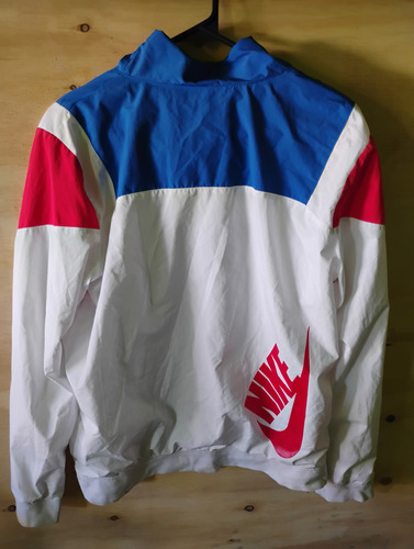 Chamarra Rompevientos De Dama Marca Nike (Usado)