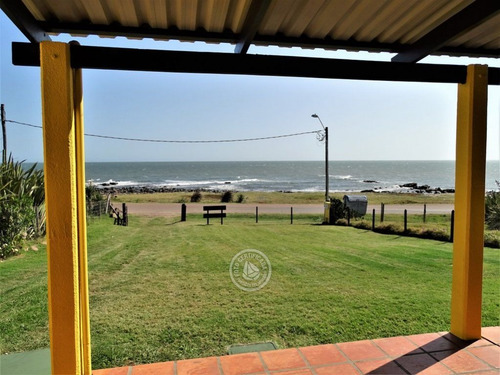 La Farola En Punta Colorada
