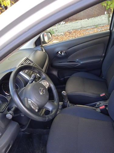 Nissan Versa 1.6 Advance 5vel Mt 2012