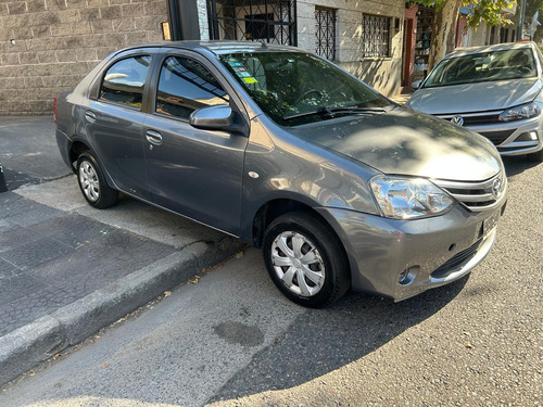 Toyota Etios 1.5 Sedan Xs