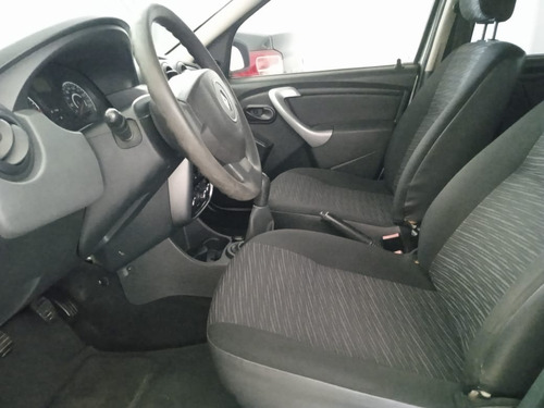 Imagen 15 de 22 de Renault Logan Expression Fe 1.6 2013 Mpr865
