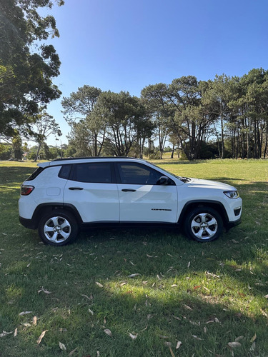 Jeep Compass 2.4 Sport 4x2 Mt 5p