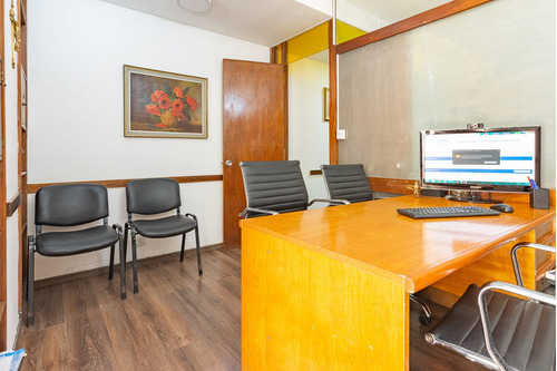 Imagen 2 de 15 de Venta Oficina En Morón Centro C/ Patio.