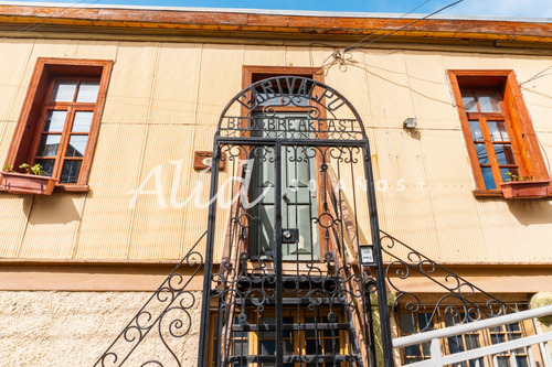 3 Casas En Un Edificio En Las Faldas Del Cerro La Cruz