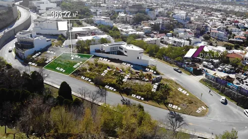 Venta Residencia De 3 Niveles En Las Aguilas Residencial En Zona Contry Monterrey - 607 M2