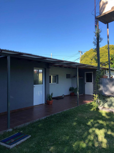 Casa En Venta - 2 Dormitorios 1 Baño - 450mts2 - Merlo Oeste