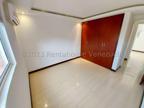 Imagen 15 de 18 de Apartamento Remodelado A Estrenar En Colinas De La Tahona!