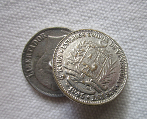 Antiguo Gemelo Con 2 Monedas Venezuela De Plata 1945