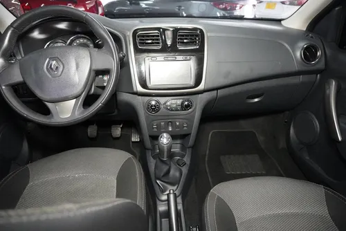 Renault Logan 1.6 Privilege / Intens