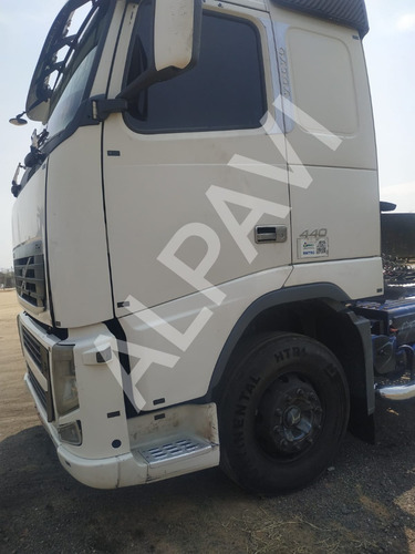 Imagem 5 de 12 de Cavalo 6x4 Volvo Fh 440 Ano 2011