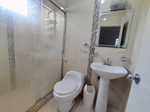 Hermoso Y Remodelado Apartamento En Venta En El Valle Los Samanes
