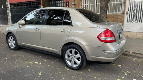 Nissan Tiida Emotion 1.8 automático sedan