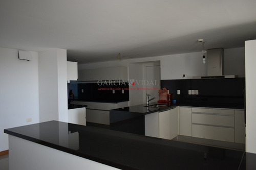 Venta 3 Dormitorios Departamento Tiburón 3 - Playa Brava- Ref: 2857