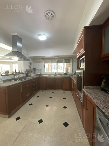 Casa En Venta 4 Amb En Parque Leloir