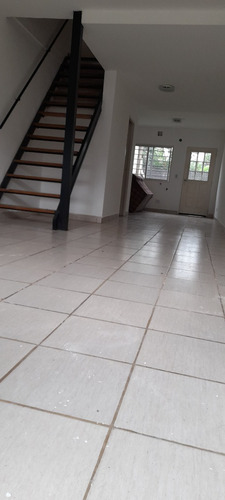 Amplio, Luminoso Duplex En Venta, La Lonja, Pilar !!!