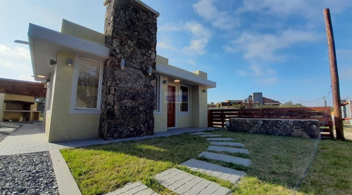 Casa A Estrenar En Pueblo Arena, Piriapolis