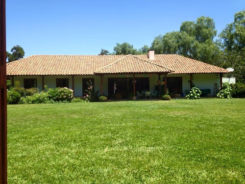 Hermosa Casa En Parcela Con Jardin De Ensueño