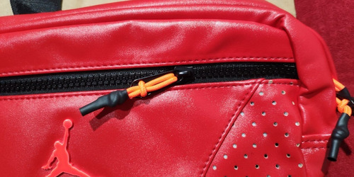 Riñonera Crossbody Jordan Retro 6 Red Unicas - En Stock