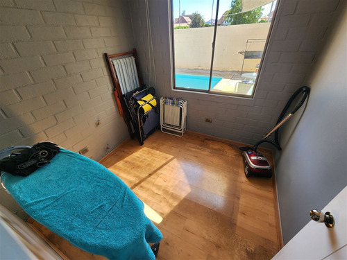 Casa En Venta De 5 Dorm. En Tiltil Ampliada Y Remodelada !!!