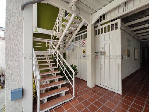 Edificio En Alquiler El Hipodromo, Maracay 24-