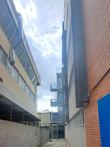 S O L O C L I E N T E. Edf En Venta. La Urbina
