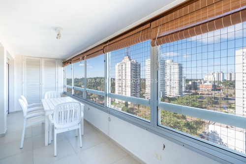 Imagen 2 de 30 de Venta Apartamento Dos Dormitorios En Torre Punta Del Este